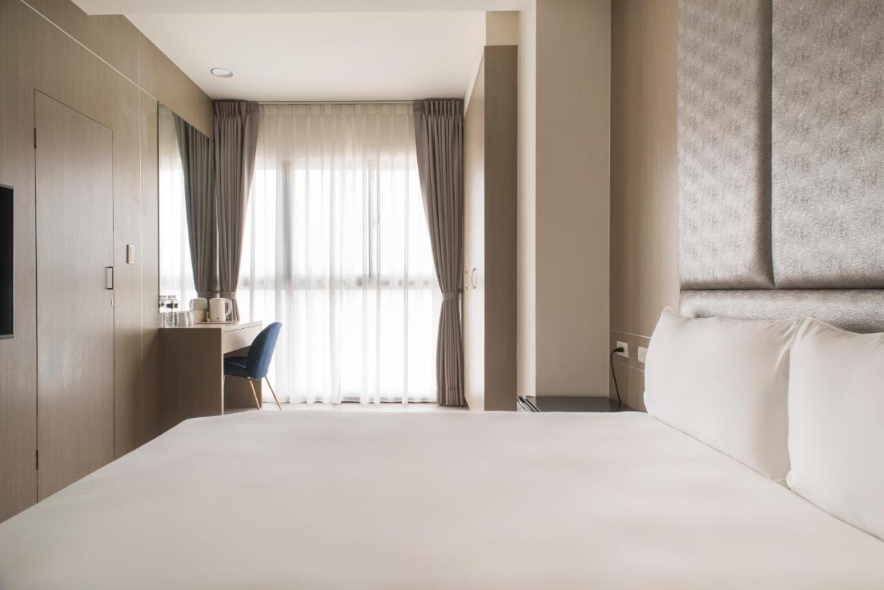 Whoops Hotel Taichung Esterno foto