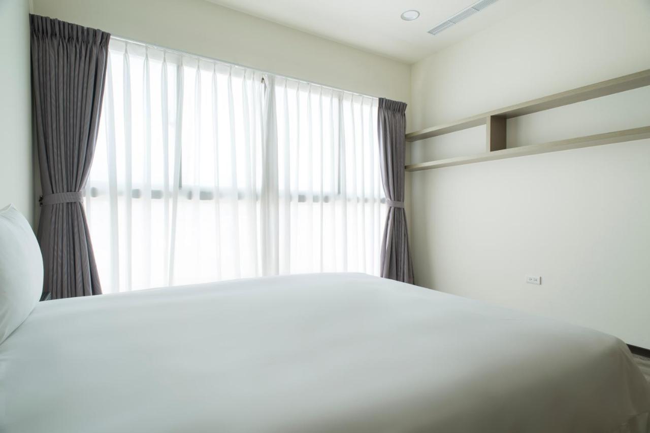 Whoops Hotel Taichung Esterno foto