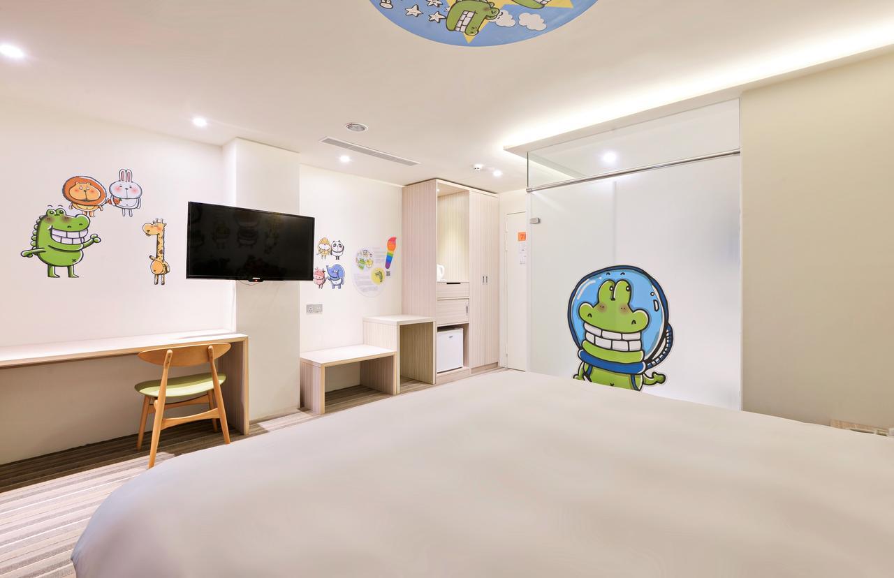 Whoops Hotel Taichung Esterno foto