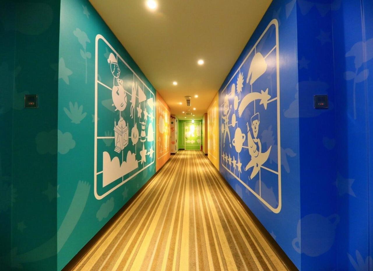 Whoops Hotel Taichung Esterno foto