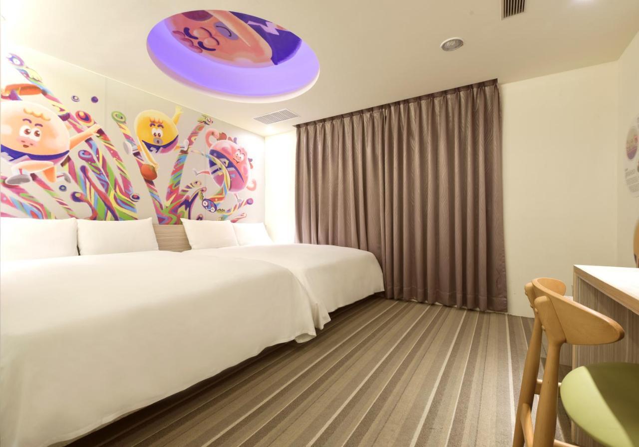 Whoops Hotel Taichung Esterno foto